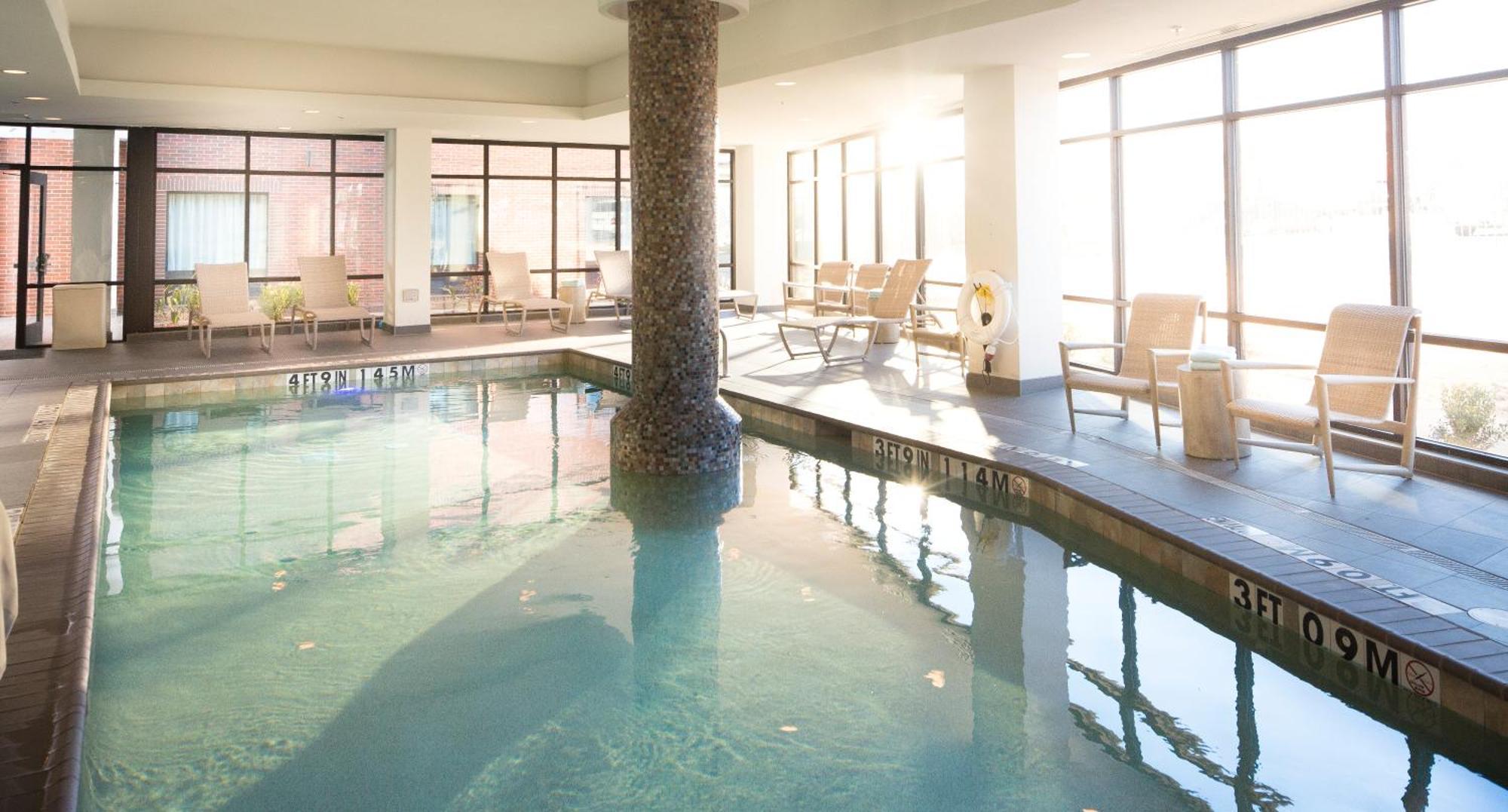 Holiday Inn Express & Suites Oklahoma City Downtown - Bricktown By Ihg Екстер'єр фото