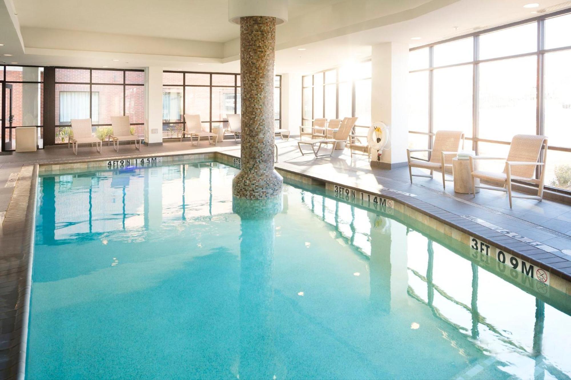Holiday Inn Express & Suites Oklahoma City Downtown - Bricktown By Ihg Екстер'єр фото
